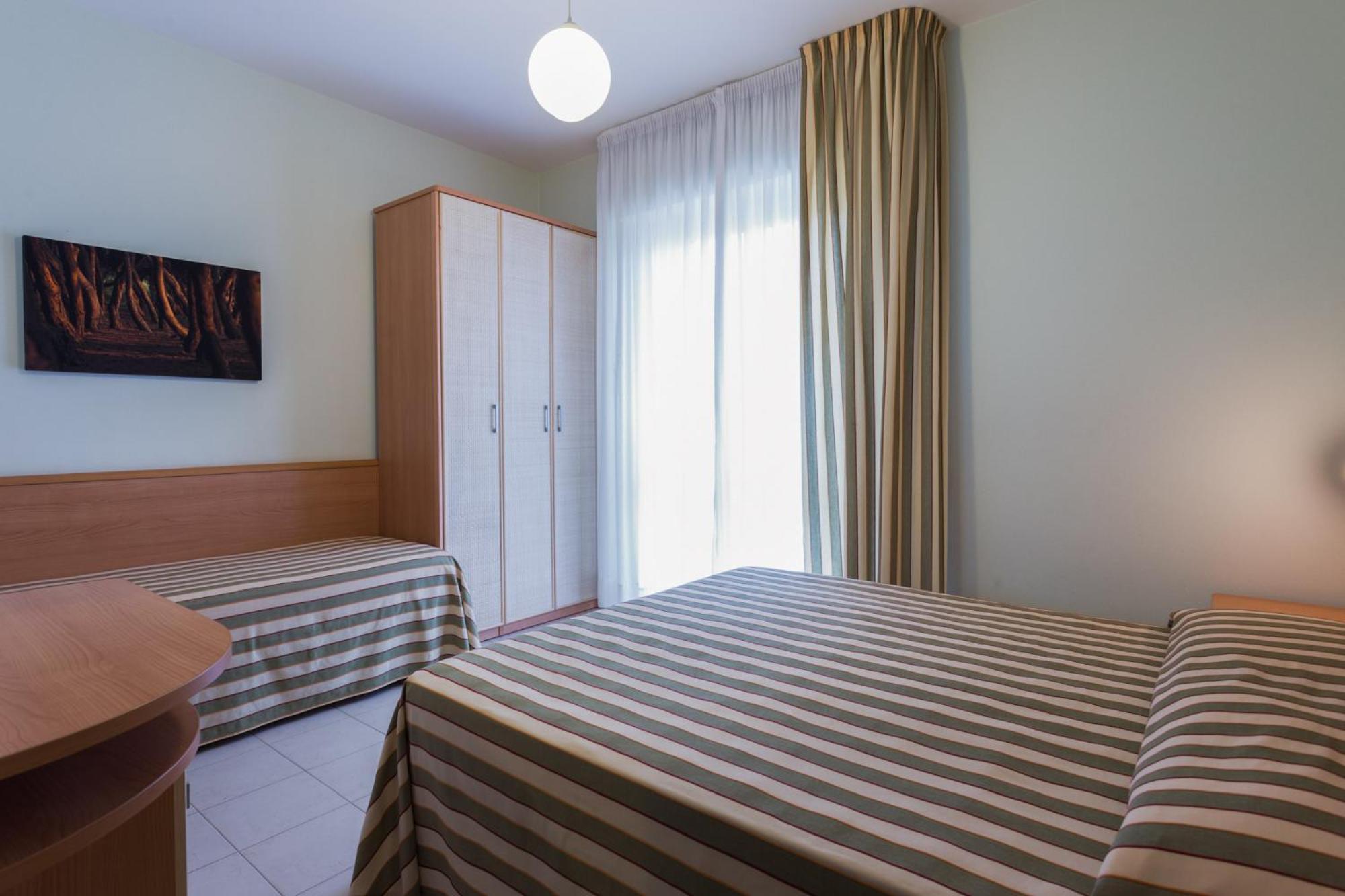 Hotel Jollino Pineto Exterior photo